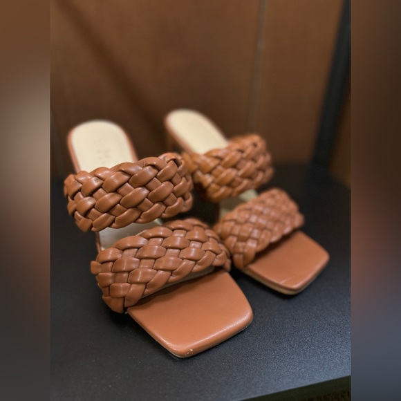 Mudd Brown Sandals - Picture 8 of 9